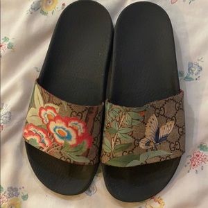 GUCCI SLIDES
